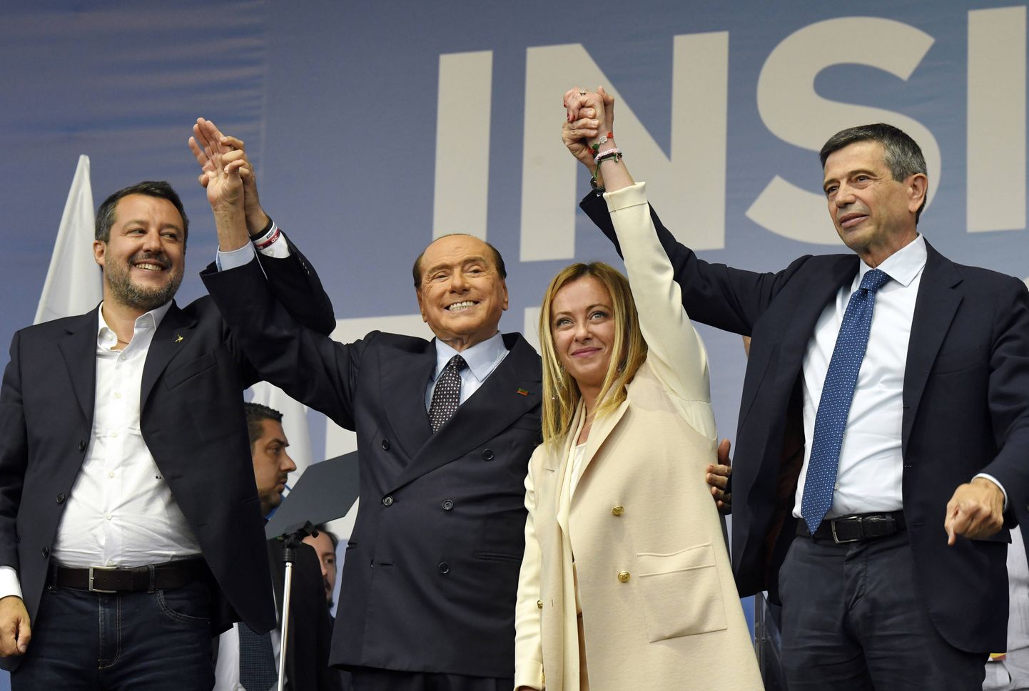 Liiga esimees Matteo Salvini (vasakult), Forza Itaalia juht Silvio Berlusconi, Itaalia Vendade liider Giorgia Meloni, Maurizio Lupi-Piero Tenagli.
