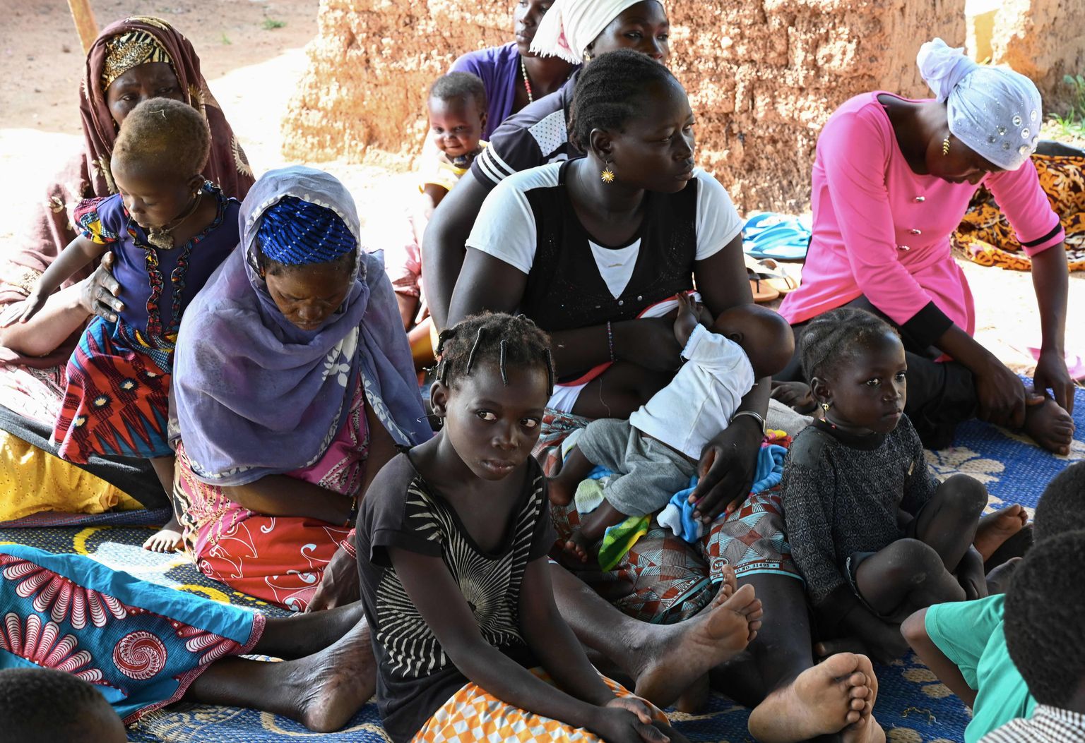 Burkina Faso põhja- ja idaosas esineva pühasõdalaste vägivalla eest põgenenud sisepagulased 17. septembril Yagma külas pealinna Ouagadougou lähedal.