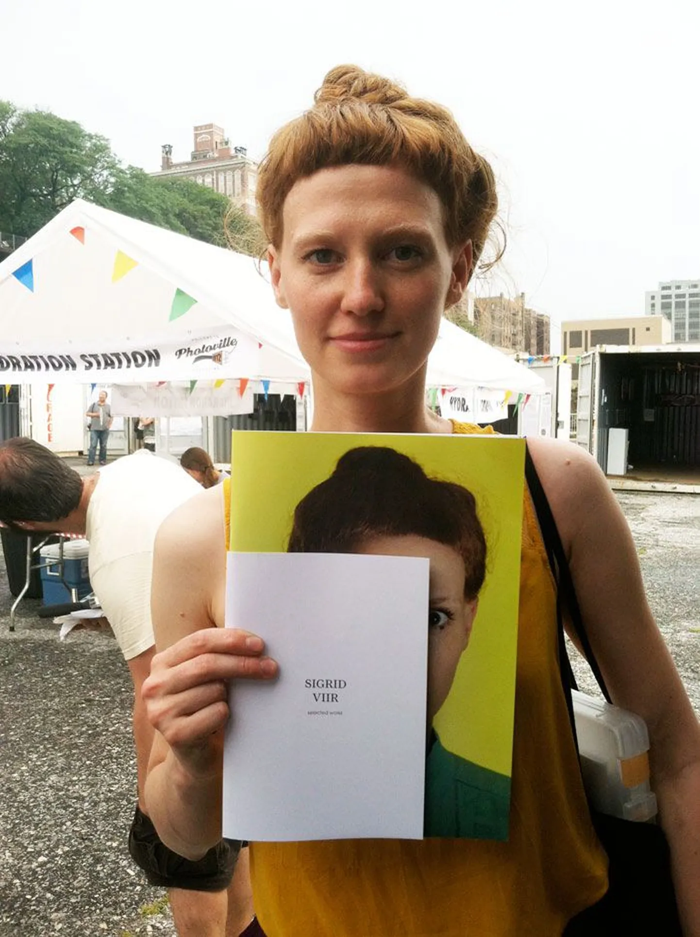 Fotokunstnik Sigrid Viirul on sel suvel New Yorgis olnud kaks näitust. Fotol on ta Photoville’i festivalil.