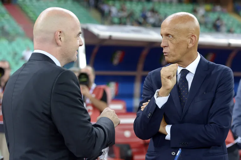 FIFA president Gianni Infantino (vasakul) ja endine tippkohtunik Pierluigi Collina. FOTO: Scanpix