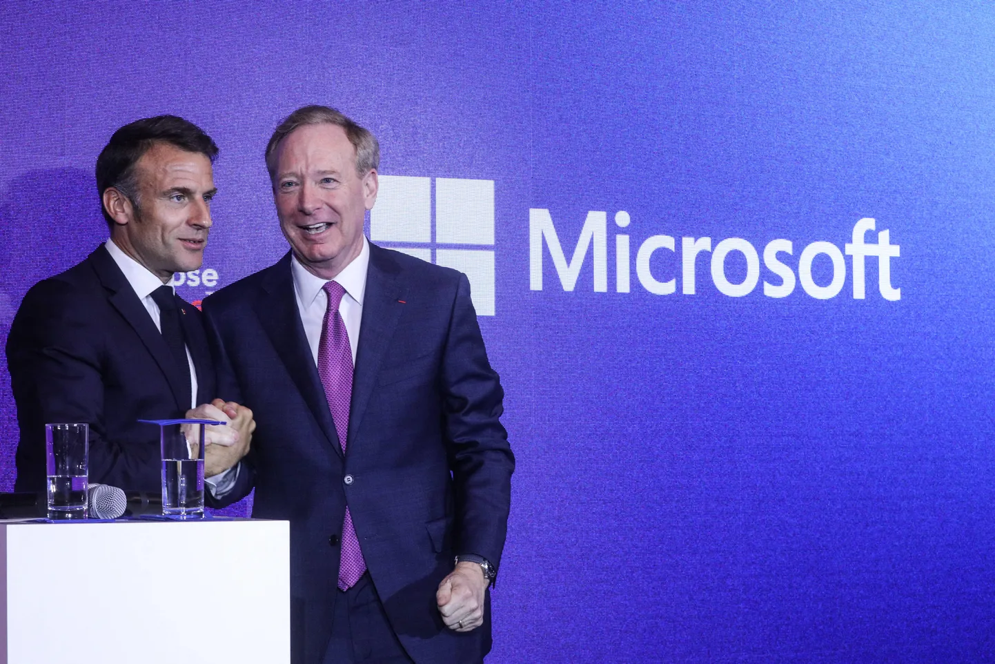 Prantsuse president Emmanuel Macron ja Microsofti tegevjuht Brad Smith.