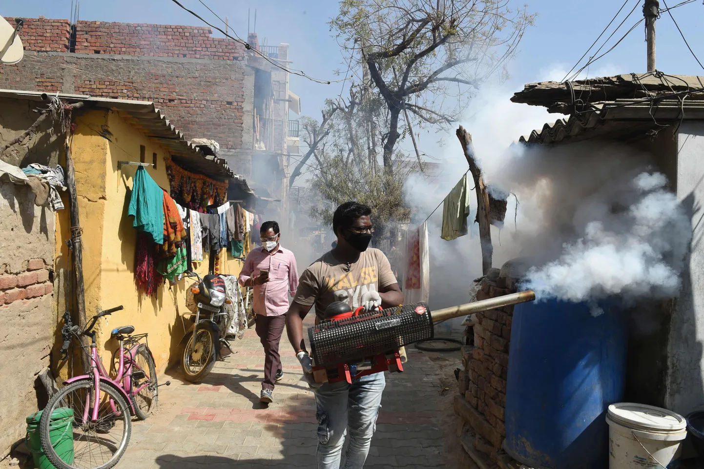 Indias Ahmedabadis rakendatakse meetmeid linnugripi leviku ohjeldamiseks.