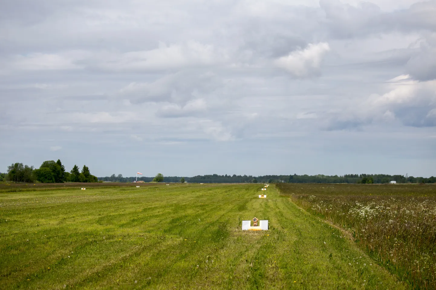 Nurmsi lennuväli