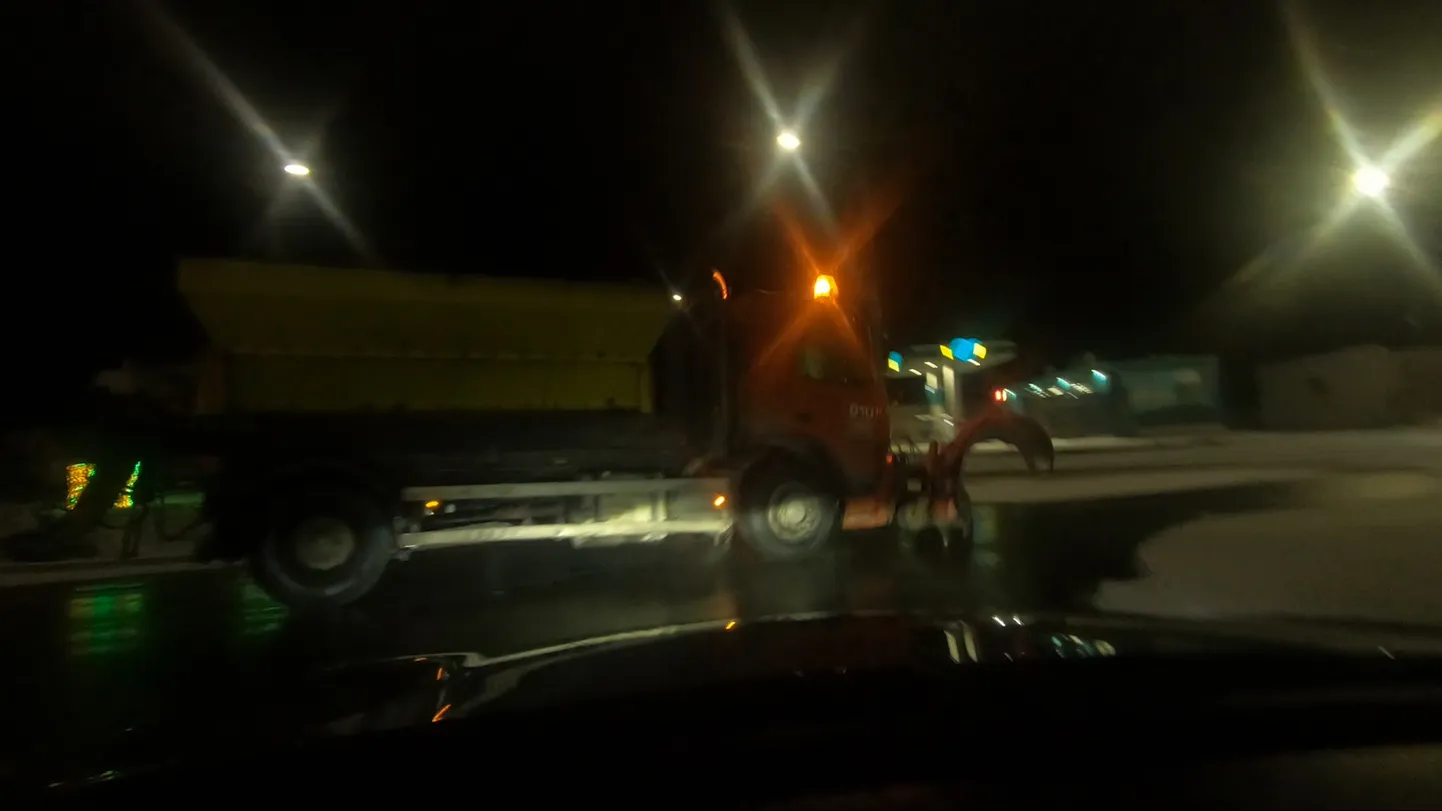 Võrus töötas reede õhtul soolapuistur.