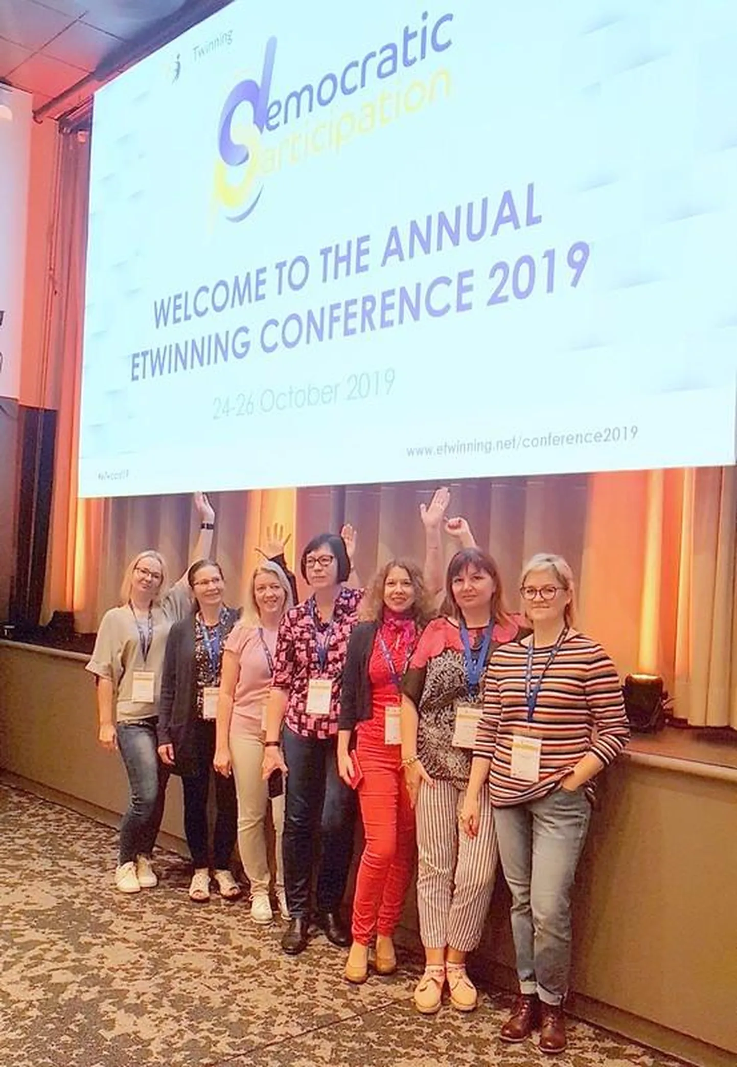ETwinningu aastakonverentsil osalenud Eesti õpetajate esindusse kuulus Pärnumaalt ainsana Pärnu ühisgümnaasiumi ja Kuninga tänava põhikooli projektijuht Liis Raal-Virks (pildil paremalt kolmas).