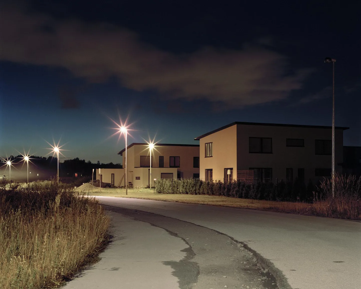 Paul Kuimet, «Nimeta #16», foto seeriast «In Vicinity», raamitud pigmentfoto, 70 × 87,5 cm, 2010.