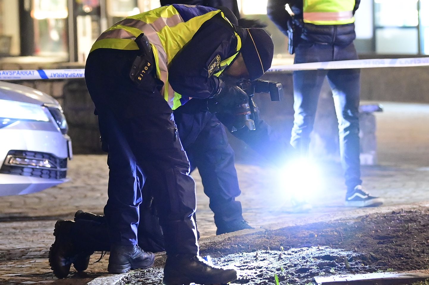 Rootsi politsei kriminalistid uurimas Vetlandas noarünnakupaika