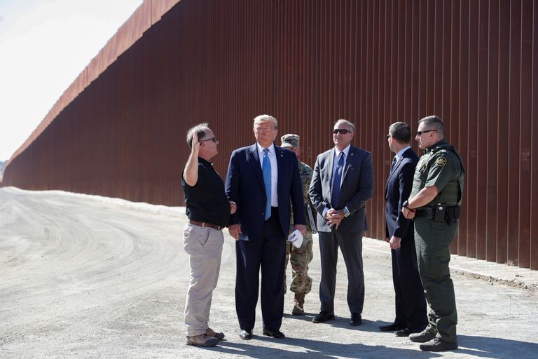 USA president Donald Trump külastas 18. septembril Californias asuvat Otay Mesat, kus rajatakse USA-Mehhiko piiritara