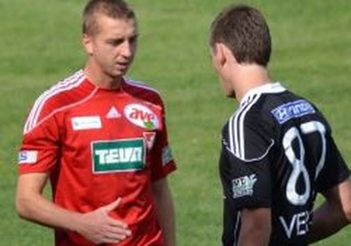 Vjatšeslav Zahovaiko (vasakul) VSC Debreceni särgis.