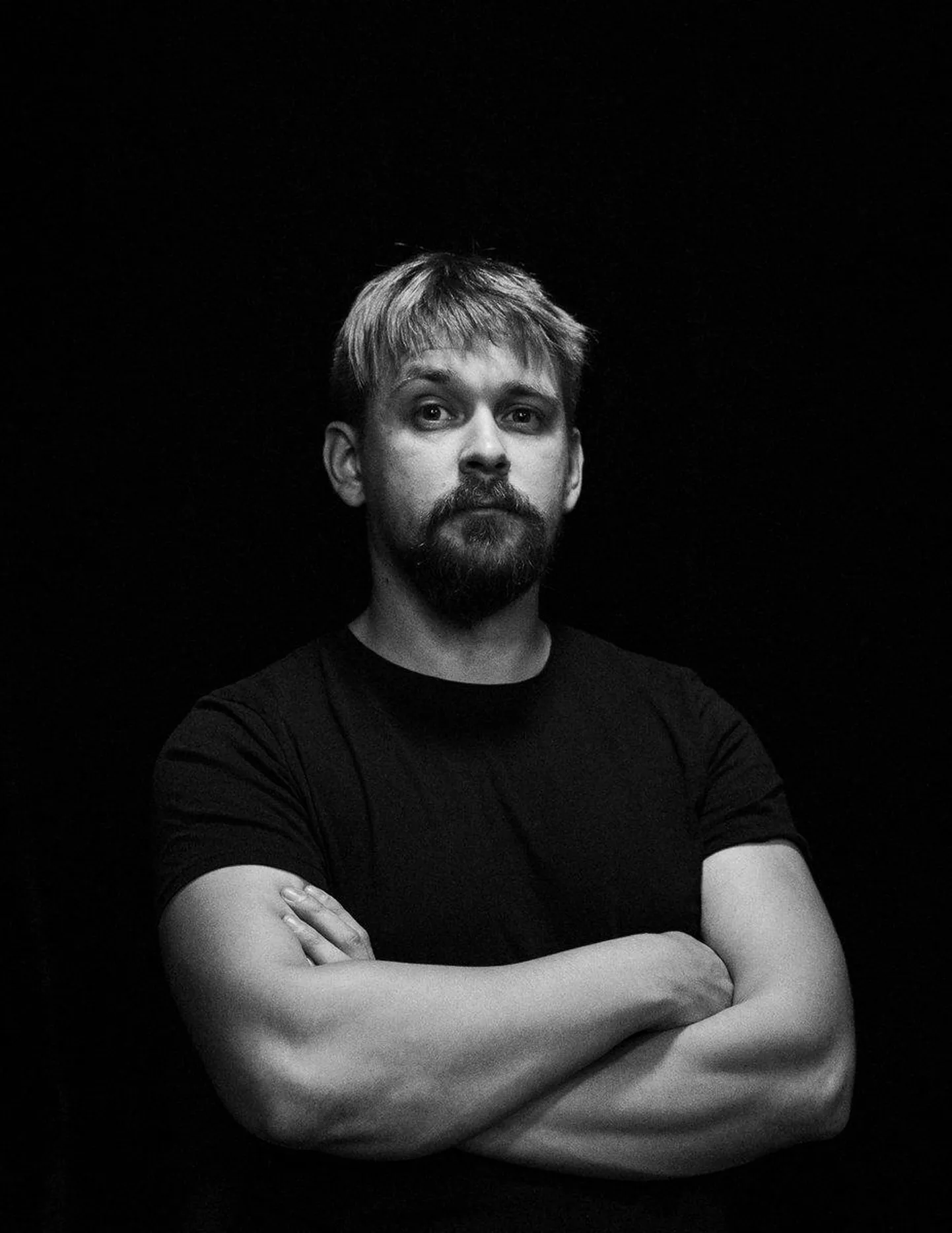 Helilooja Martin Aulis on loonud muusika mitmele eripalgelisele teatri­lavastusele.  FOTO: Ako Lehemets