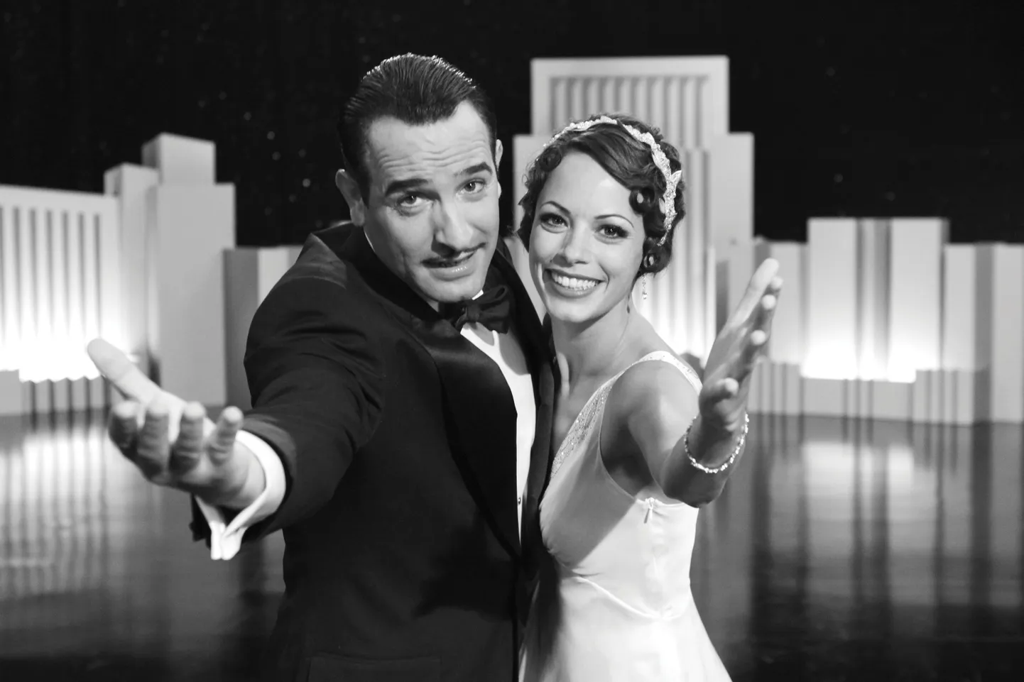 Kaader filmist «The Artist». Fotol peaosatäitjad Jean Dujardin ja Berenice Bejo