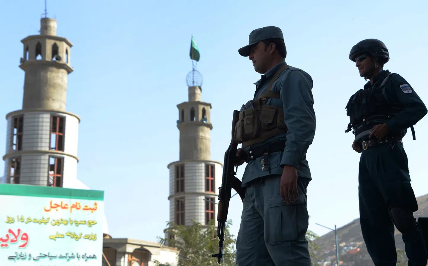 Afganistani politseinik ja sõdur.