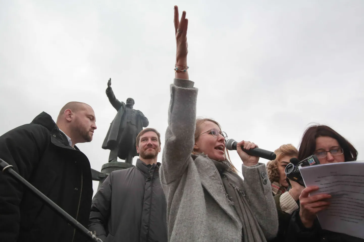 Ксения Собчак на акции.
