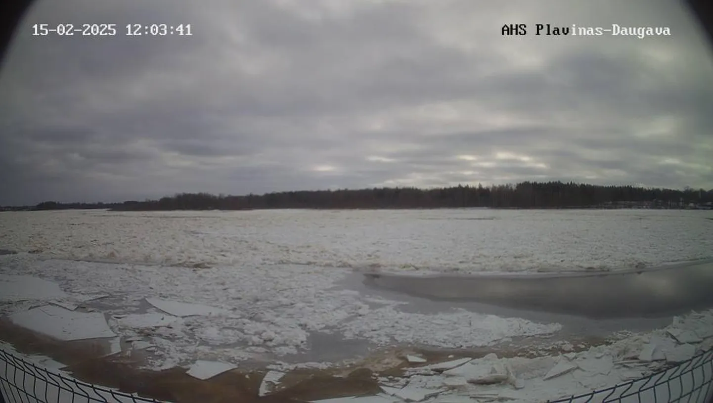 Pļaviņu ūdenskrātuve pie Pļaviņām (15.02.2025).