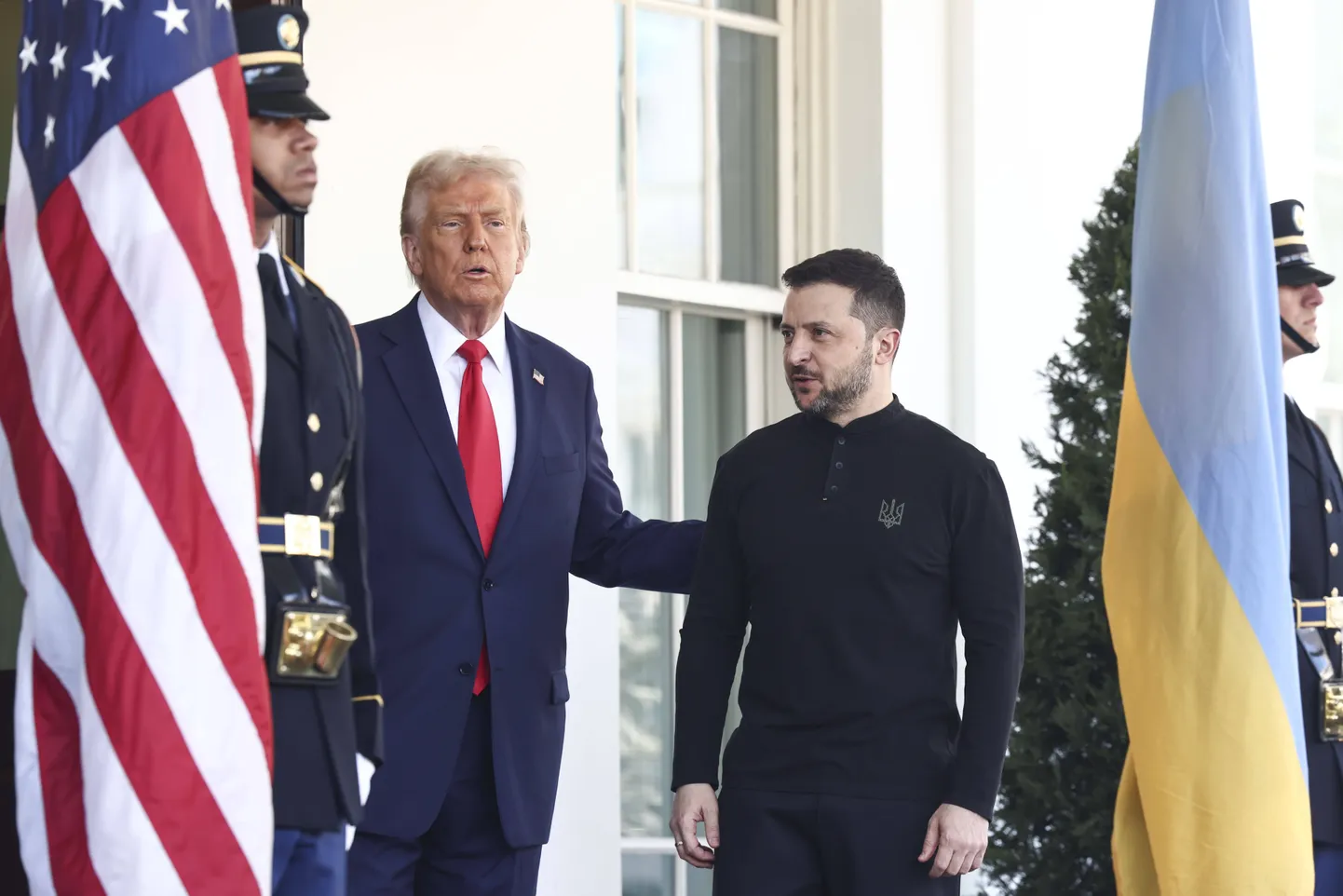 Президенты США и Украины перед скандальной встречей в Белом доме 28 февраля 2025 года, Вашингтон, США. Через два дня после перепалки Трампа с Зеленским стало известно о возможной заморозке военной помощи Вашингтона Киеву.