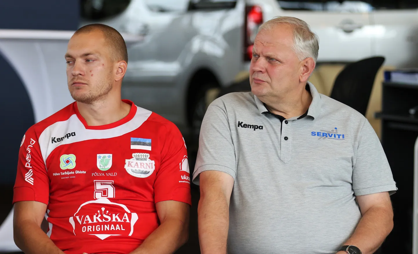 Põlva Serviti peatreener Kalmer Musting (paremal) ja Kristjan Muuga.