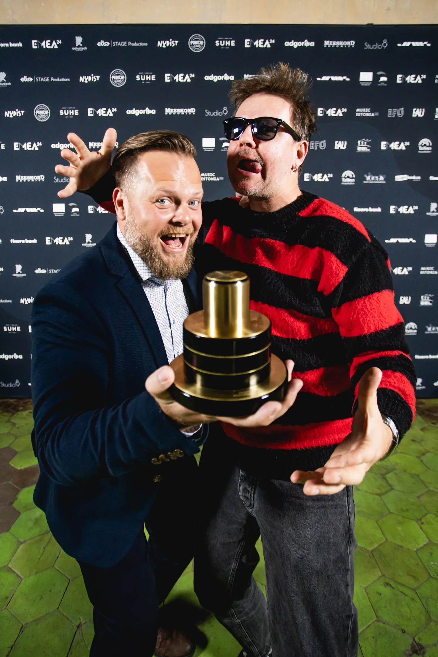Aasta raadiojaamaks valitud Rock FMi saatejuhid Kristjan Rabi ja Robert Kõrvits.