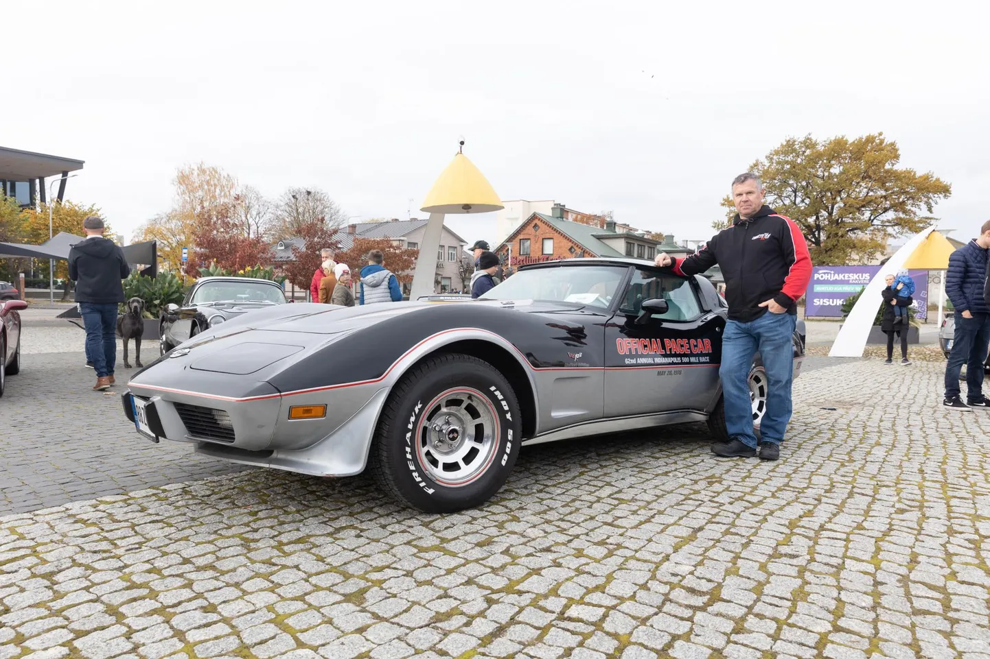 Eesti Corvette&#39;i klubi juht Margus Kärt eelmisel Rakvere Keskväljakul.