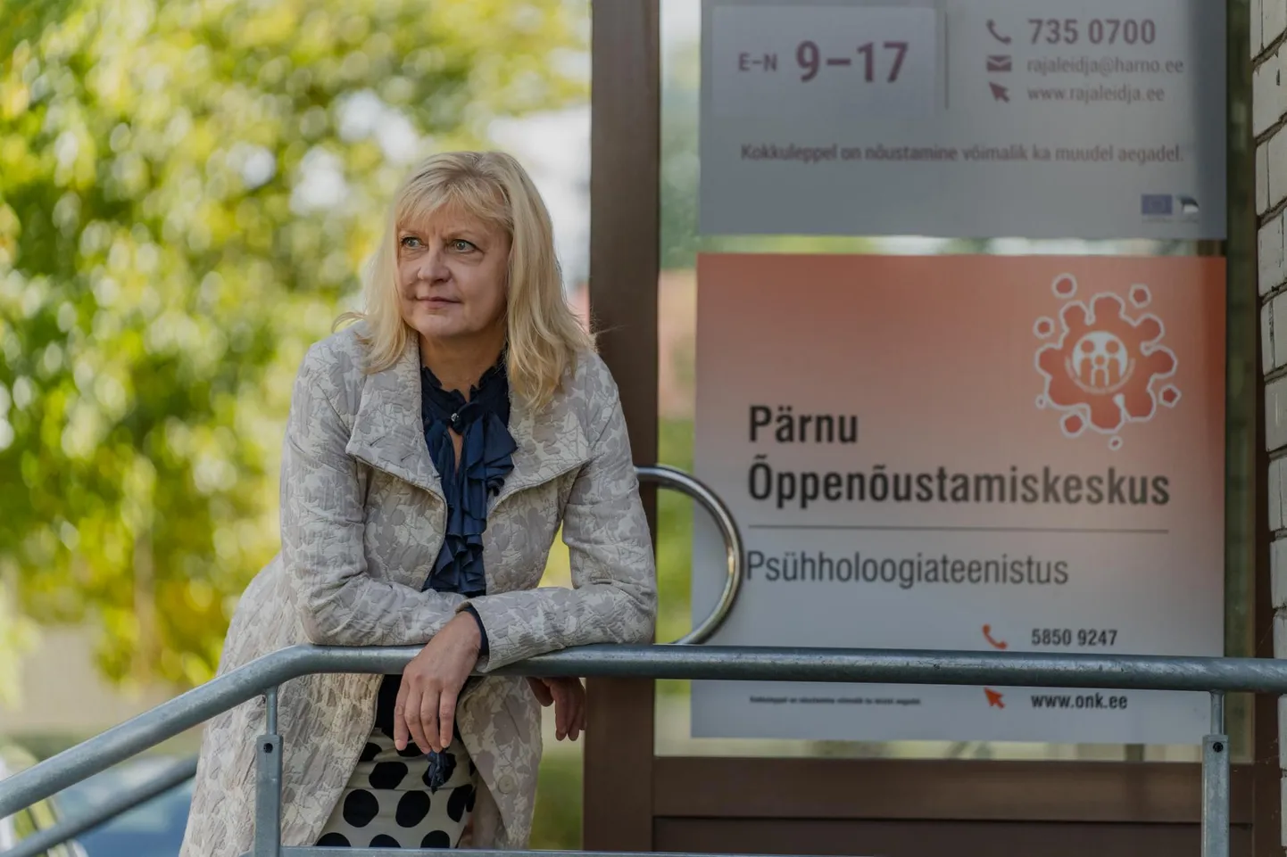 ÕNKi ebaselge tuleviku pärast on selle juhil Rita Luhaojal raske lahkunute asemele uusi palgata. Kannatajaks jäävad aga abivajajad.