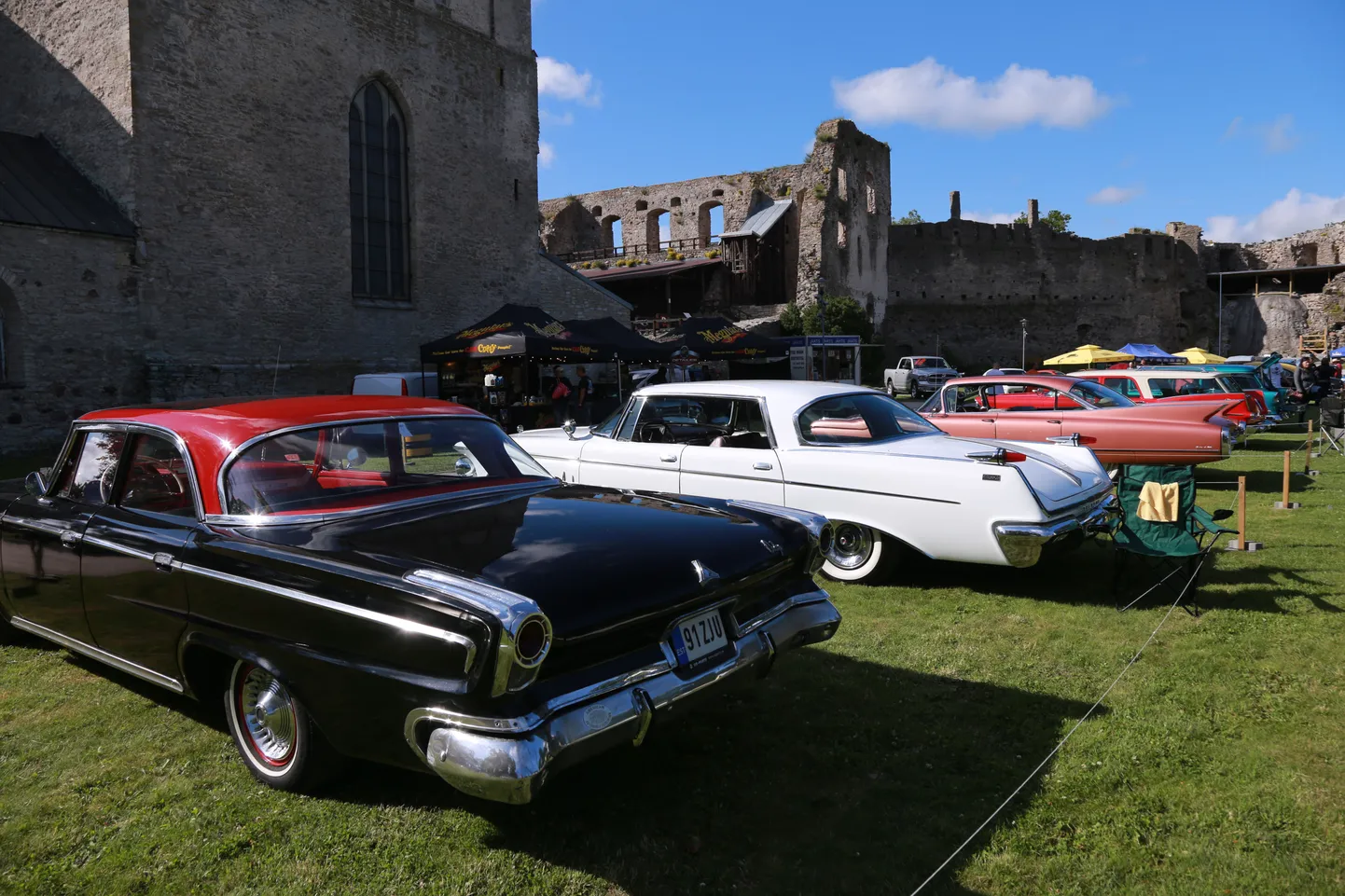 Haapsalu vanalinn on American Beauty Car Show ajal tavaliiklusele suletud.