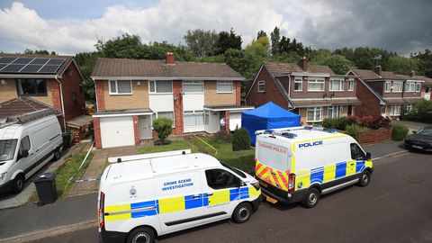 Briti meditsiiniõele esitati süüdistus kaheksa väikelapse tapmises