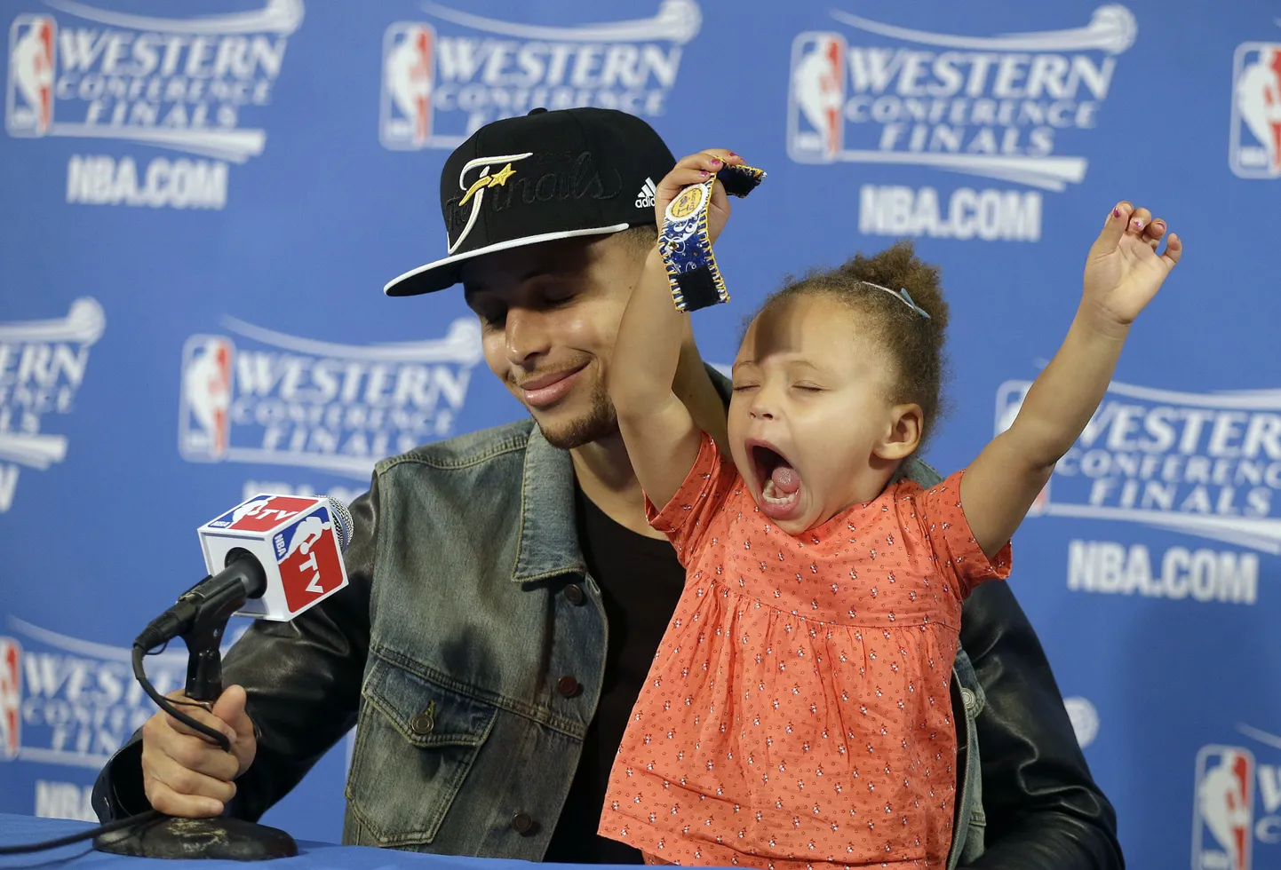 Stephen Curry koos tütrega
