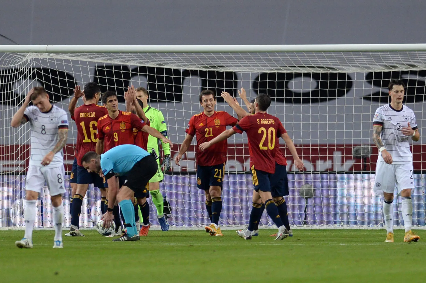 Испания разгромила Германию в матче Лиги наций.