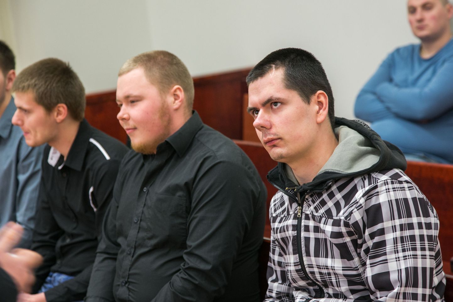 Korduvalt kohtus kriminaalkuritegudes süüdi mõistetud Reino Peilman (pildil paremal) pääses kaks kuud tagasi vanglast välja.