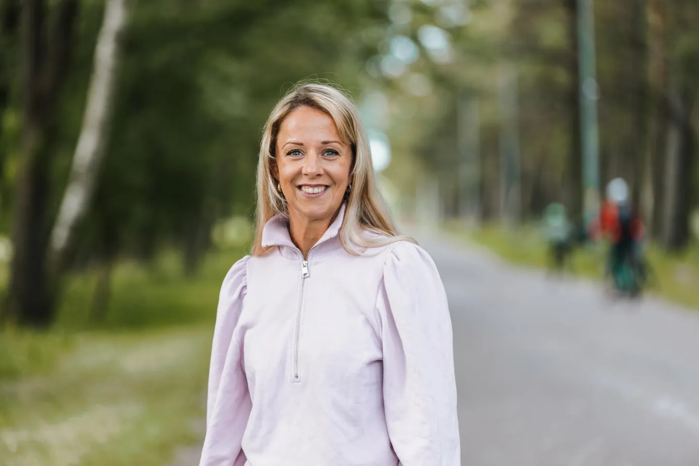 Diabeediõde ja toitumisterapeut Maarja Randväli räägib tervisliku eluviisi olulisusest ning jagab nõuandeid toitumise, füüsilise aktiivsuse ja vaimse tervise hoidmise kohta.