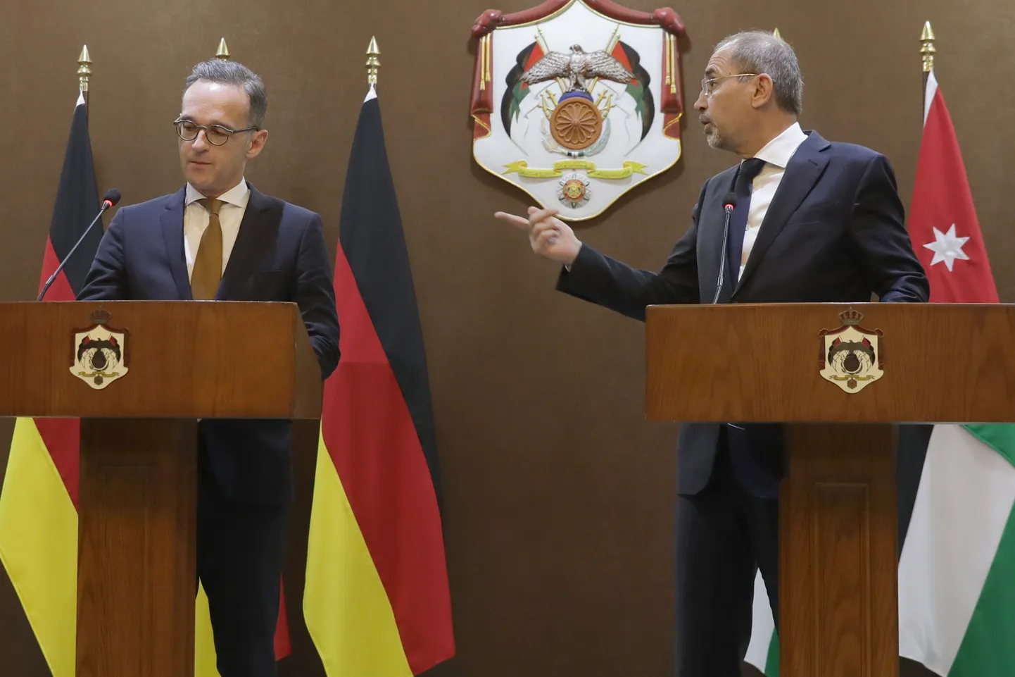 Saksa välisminister Heiko Maas ja tema Jordaania kolleeg Ayman Safadi ühisel pressikonverentsil Ammanis.