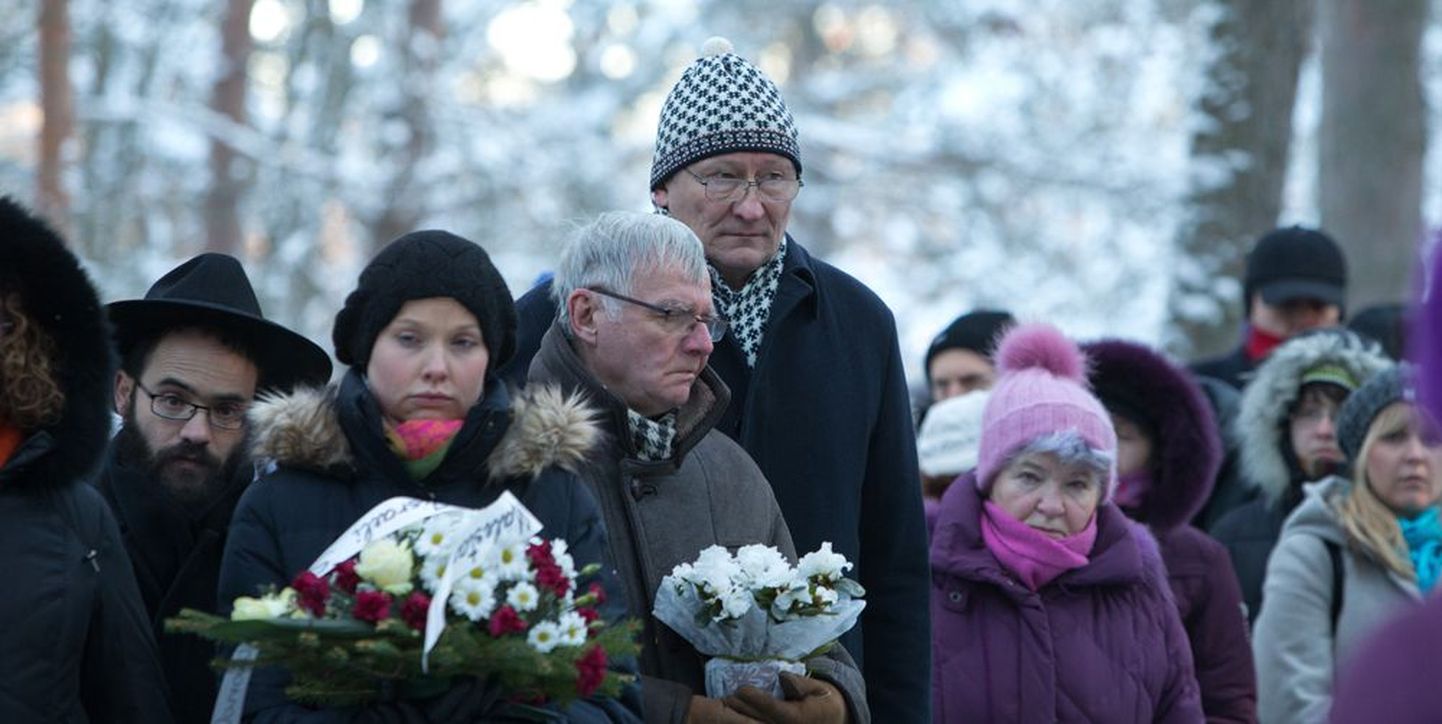 Eesti holokausti ohvrite mälestustseremoonia peeti Kloogal asuva holokausti ohvrite memoriaali juures.