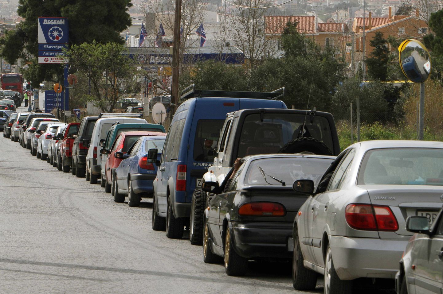 Kreeka ministeerium palus sõidukid kuumuse tõttu koju jätta.