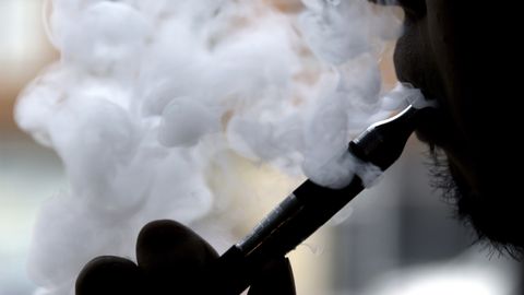 USAs suri kolmas inimene e-sigarettidega seostatud haigusesse