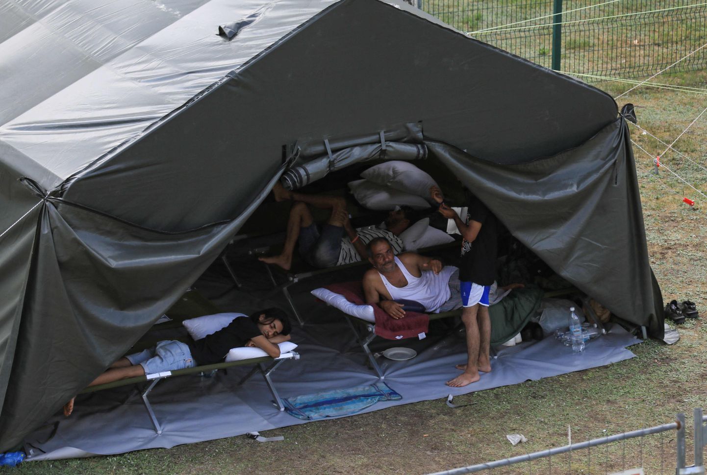 Nelegālie imigranti teltī Lietuvā