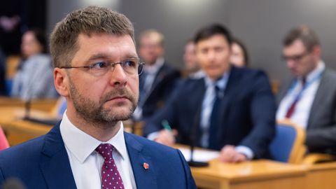 Оппозиция инициировала вотум недоверия мэру Таллинна Евгению Осиновскому