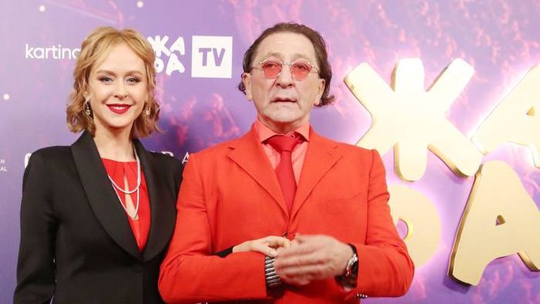 Анна Шаплыкова и Григорий Лепс на музыкальной премии "Жара" в 2019 году