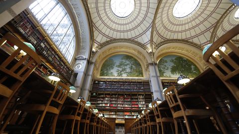 SURM KIRJANDUSE LÄBI ⟩ Prantsuse rahvusraamatukogu eemaldab riiulitelt mürgised raamatud