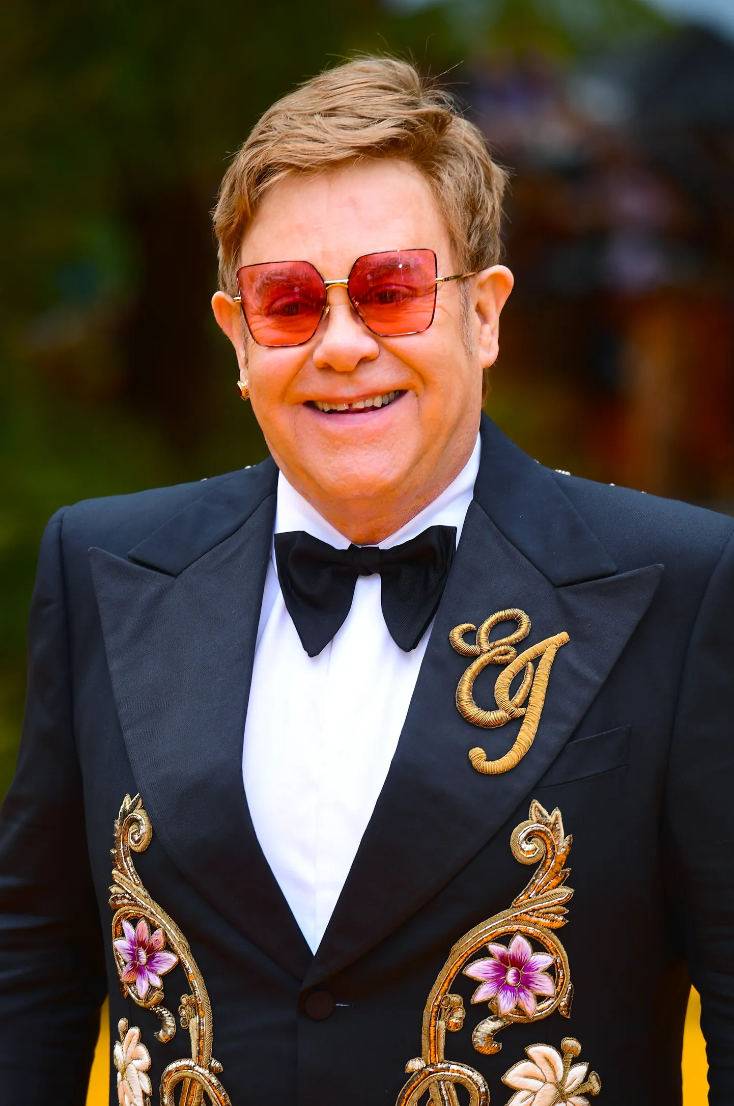 Elton John toimetati haiglasse.