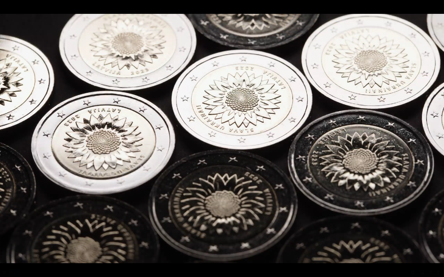 Latvijas Banka 30. maijā izlaiž divu eiro piemiņas monētu "Saulespuķe Ukrainai"