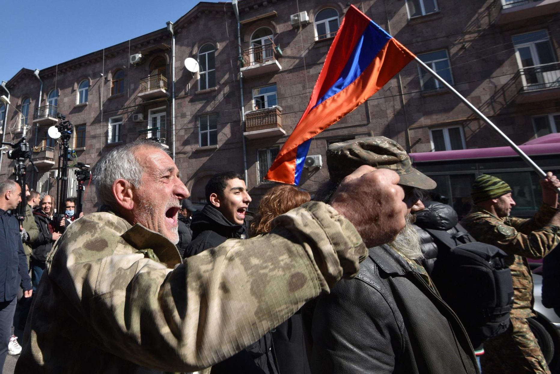Opositsiooni toetajad nõudmas Jerevanis peaministri tagasiastumist.