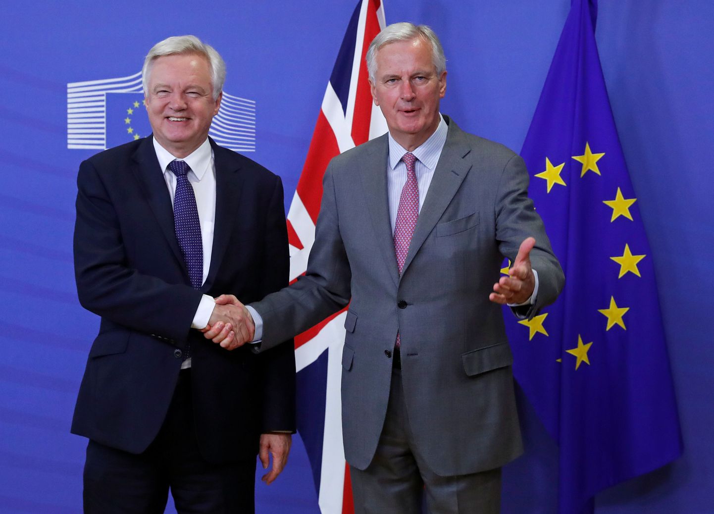 Läbirääkijad David Davies ja Michel Barnier.