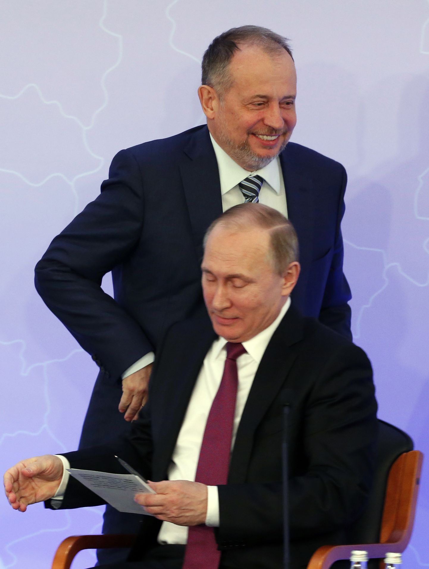 Один из богатейших олигархов России Владимир Лисин вместе с Владимиром Путиным.