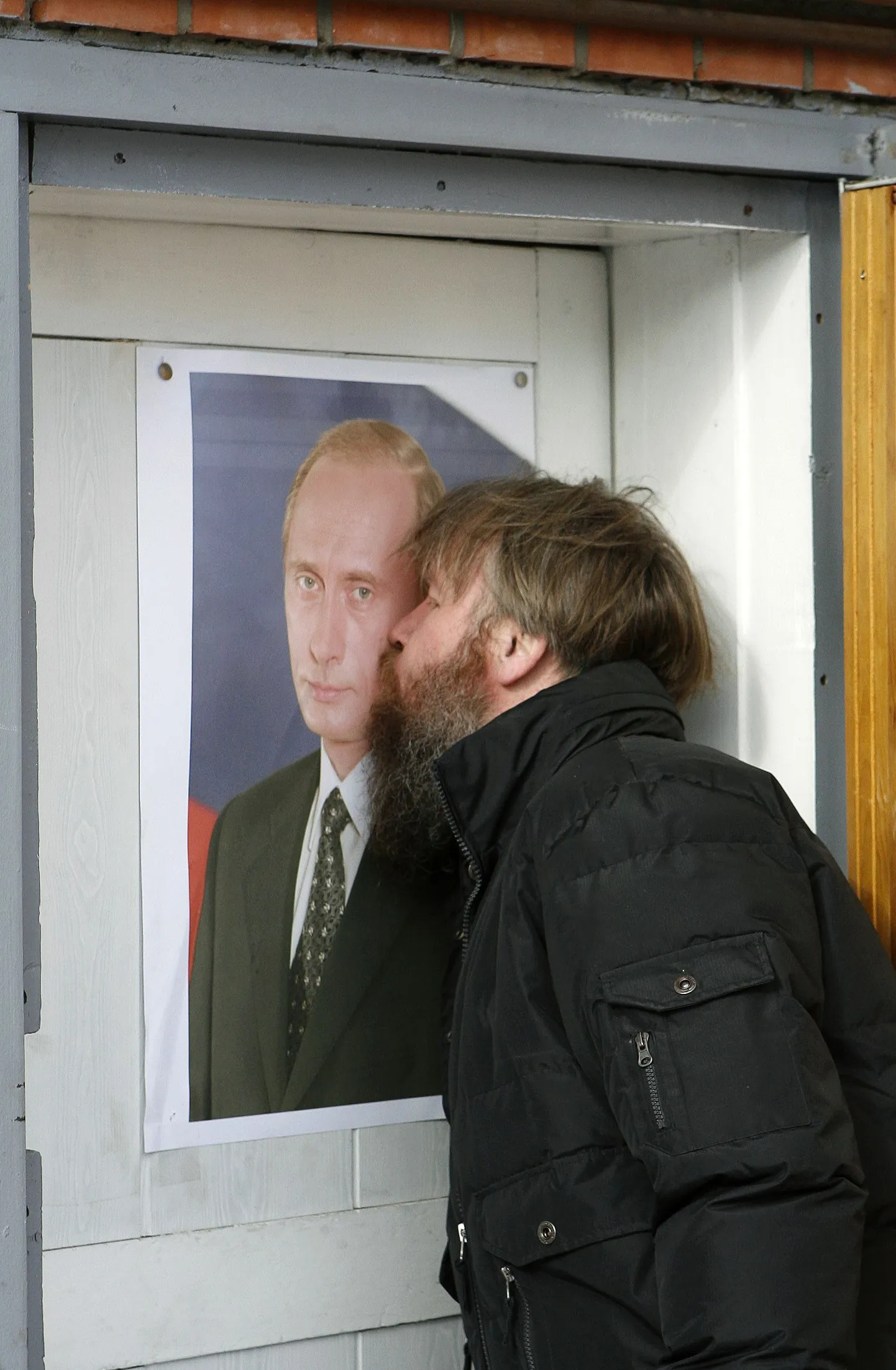 14 марта 2010 года на избирательном участке в Красноярске.