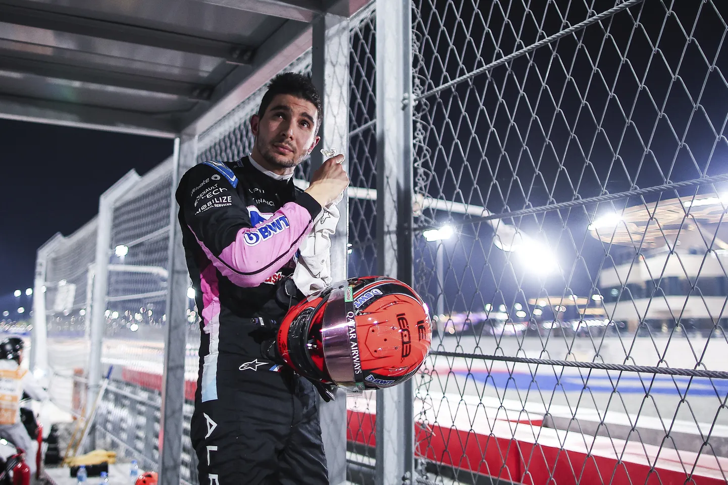 Esteban Ocon ei stardi hooaja viimasel etapil.
