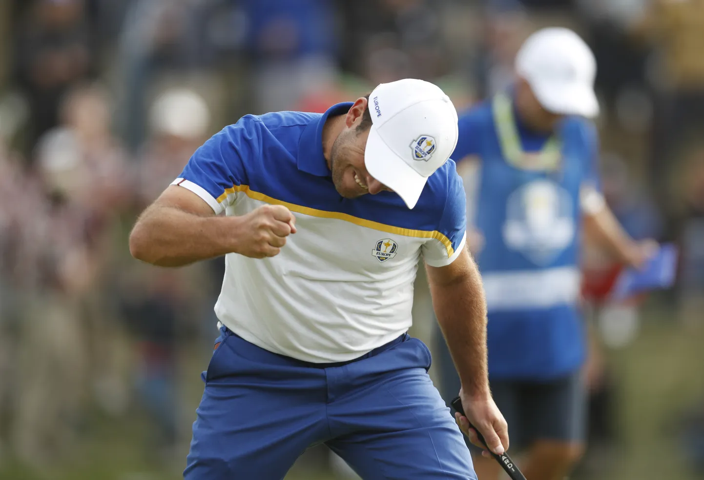 Euroopale võidu kindlustanud Francesco Molinari rõõmustab hea löögi üle.