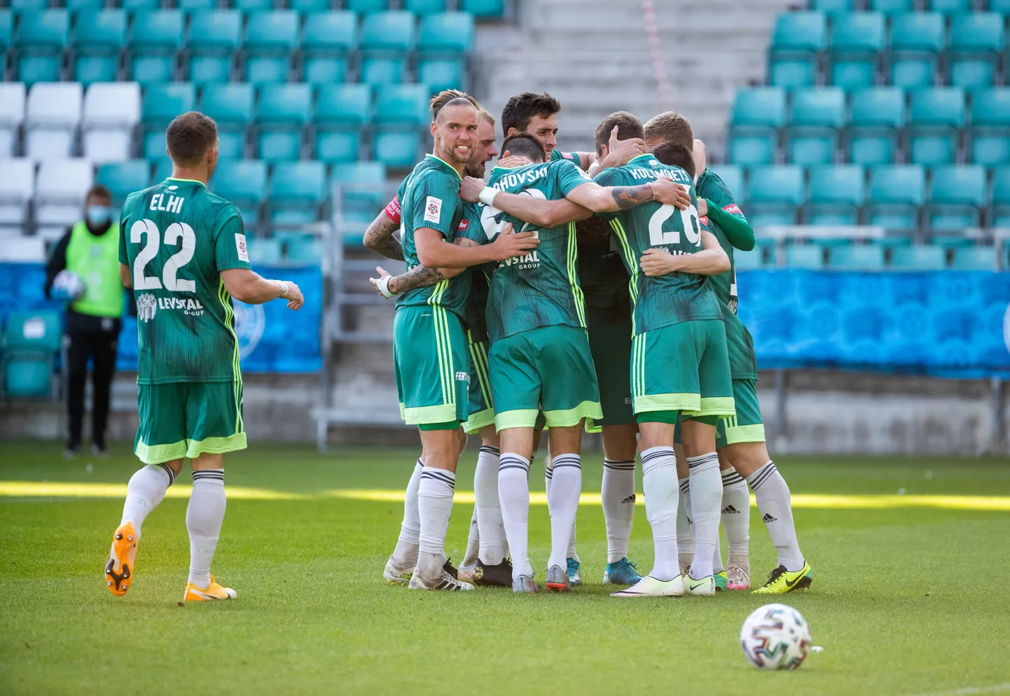 Levadia mehed rõõmustamas.