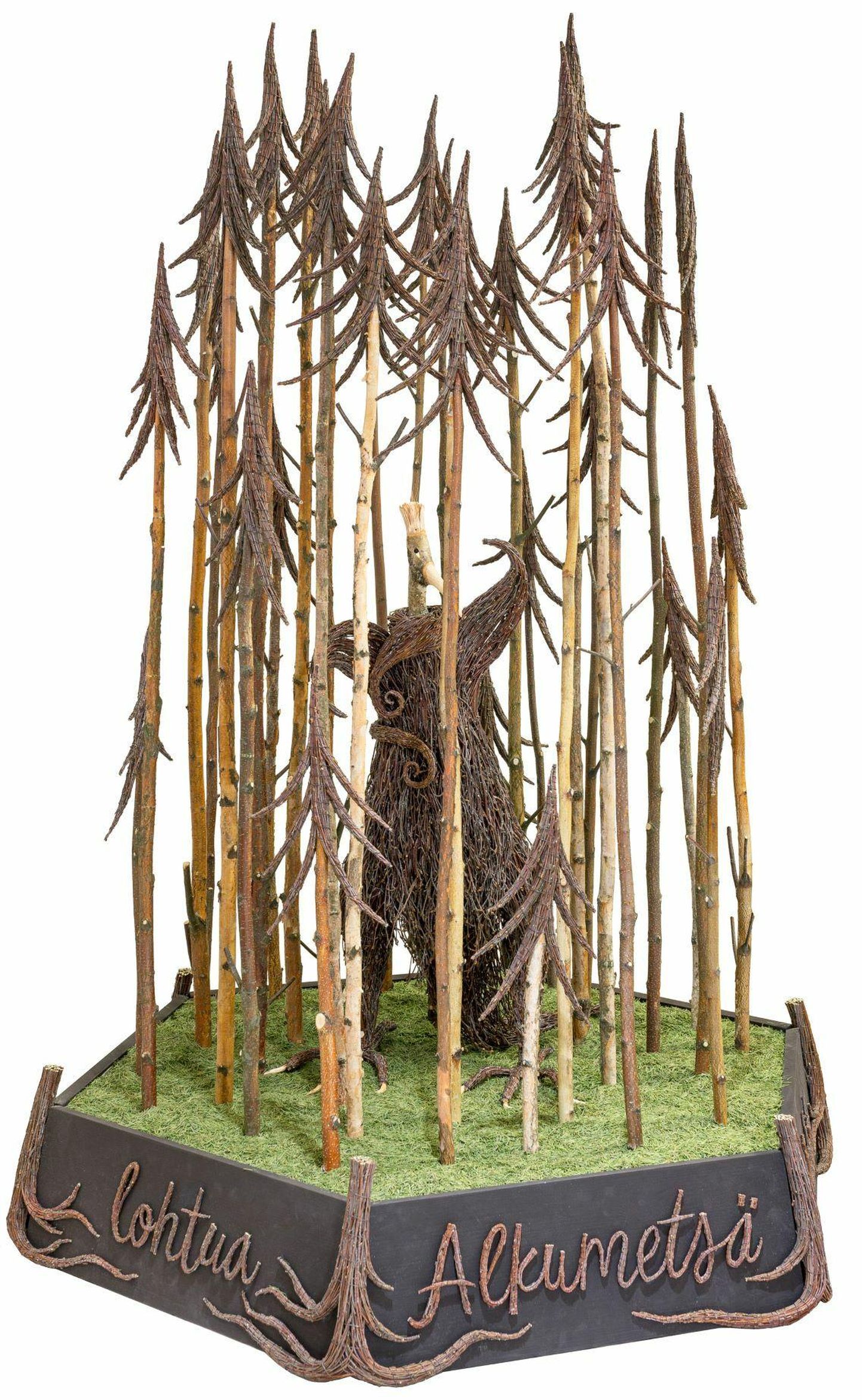 Ürgmetsast inspireeritud teosed sümboliseerivad metsas peituvat salapära.