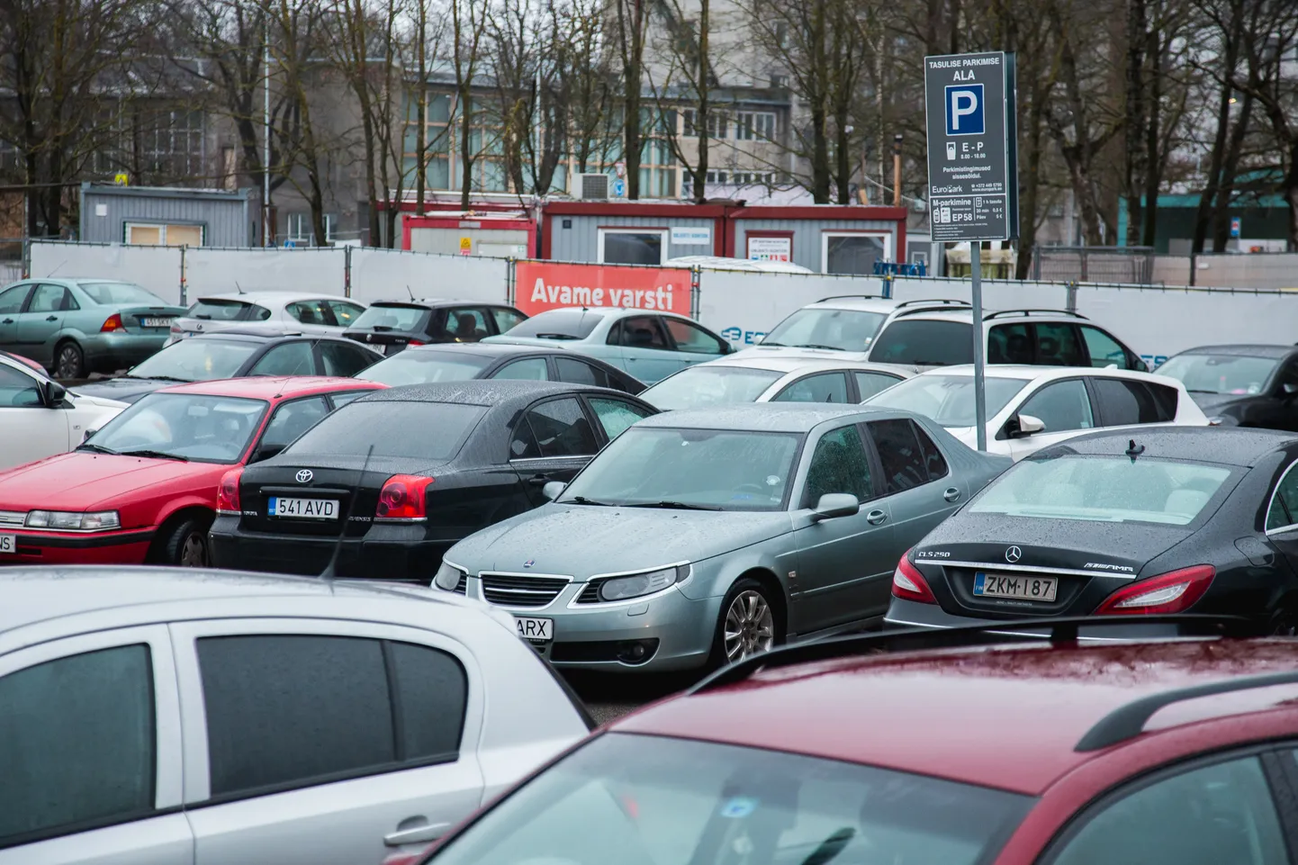 Paljud registris olevad autod on autod vaid paberi peal ning tegelikkuses on kas tükkideks lammutatud või kuhugi ära rännanud.