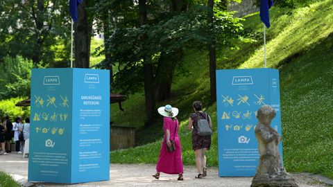 Paziņots, kurus politiķus "cepinās" festivālā "Lampa"