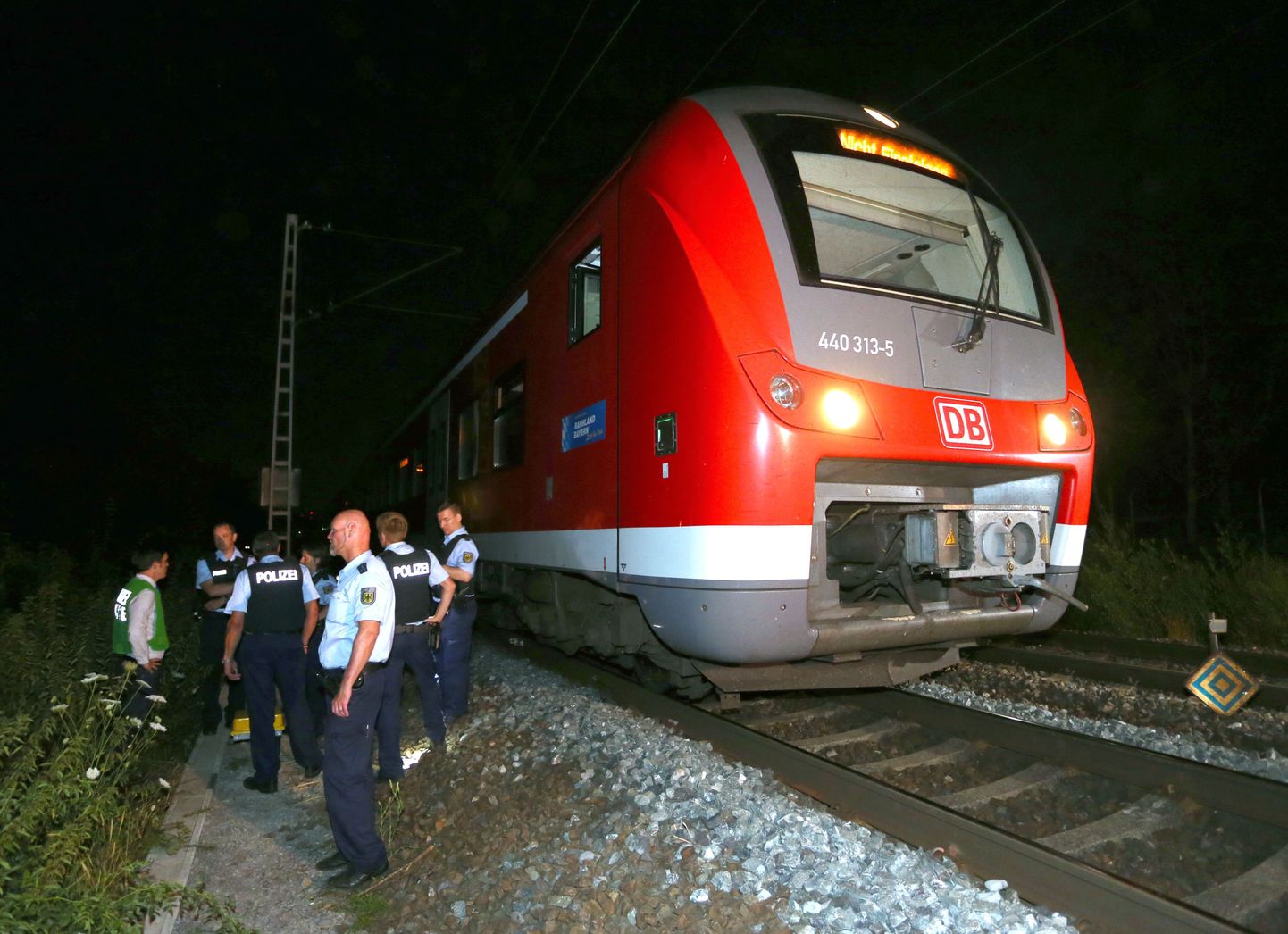 17-летний уроженец Афганистана с топором напал на пассажиров поезда в Баварии.